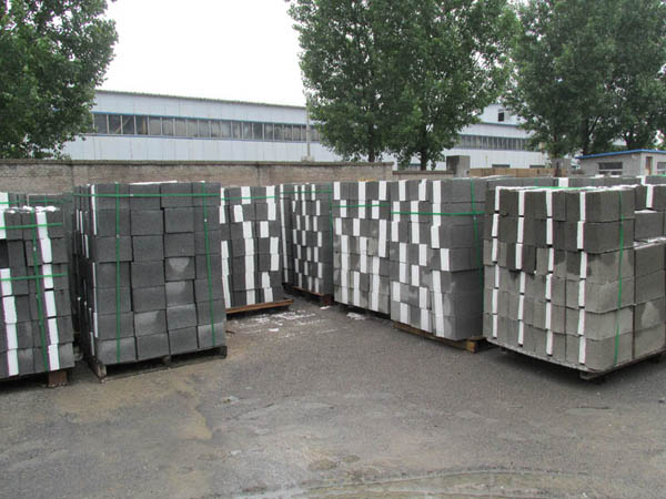 混凝土復(fù)合自保溫砌塊有哪些優(yōu)點 混凝土復(fù)合自保溫砌塊有哪些優(yōu)點